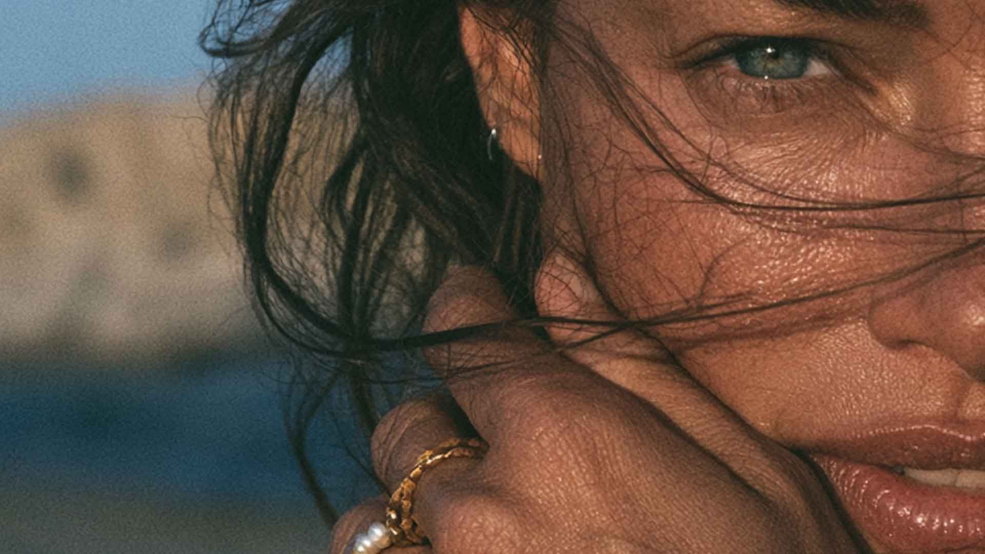Campaña de joyería resistente al agua